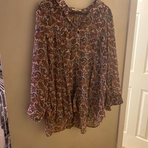 Simply Noelle button up top